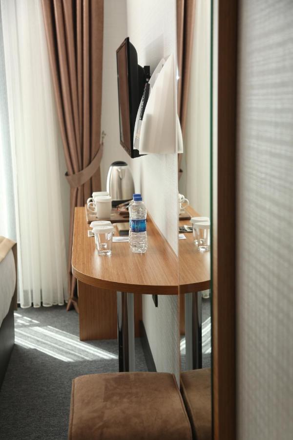 Otel Grand Lark Estambul Exterior foto